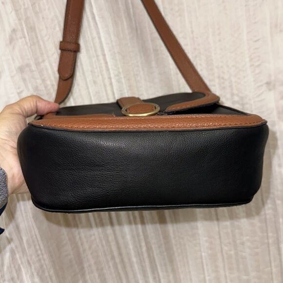 Time and Tru Black Brown Faux Leather Buckle Flap Closure Crossbody Saddle Bag - Picture 6 of 14